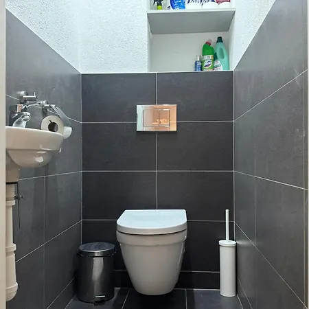 Old Town 3br With Castle Views * ברטיסלאבה