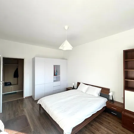 דירה Old Town 3br With Castle Views ברטיסלאבה