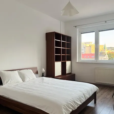 Апартаменти Old Town 3br With Castle Views Братислава