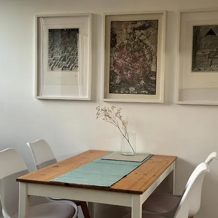 Old Town 3br With Castle Views