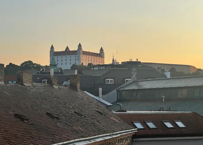 Old Town 3br With Castle Views 브라티슬라바