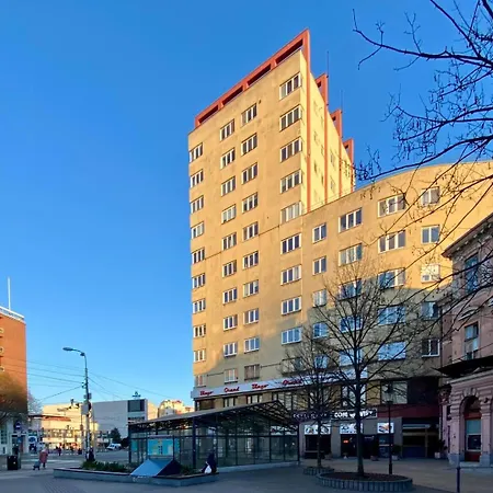 Old Town 3br With Castle Views * ブラチスラヴァ